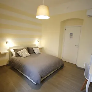 https://the-old-station-rooms.hotelitalianriviera.com